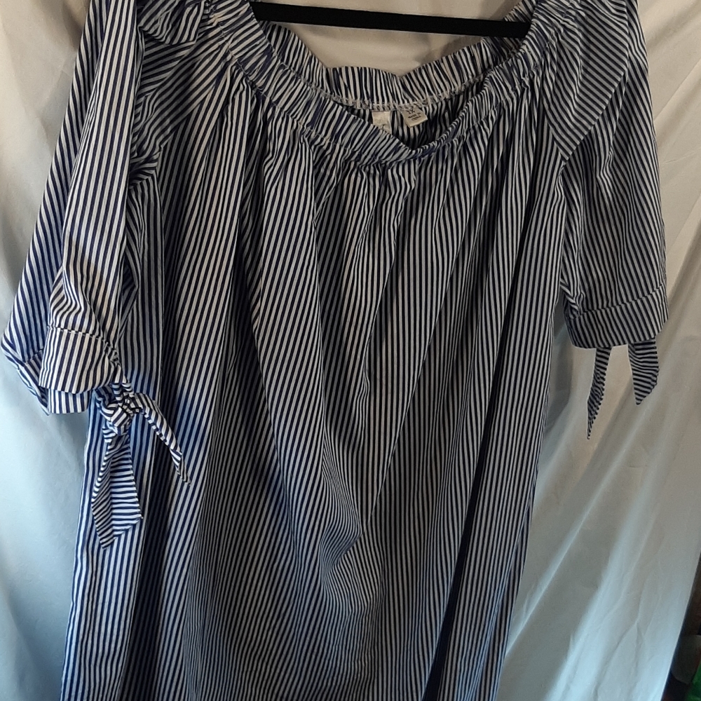 Dress - Picture 2 of 7